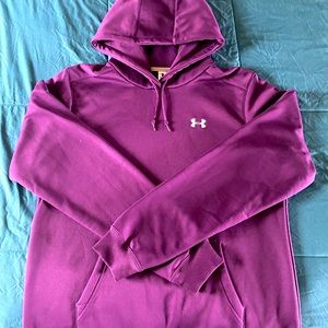 Women’s Under Armour sweatshirt